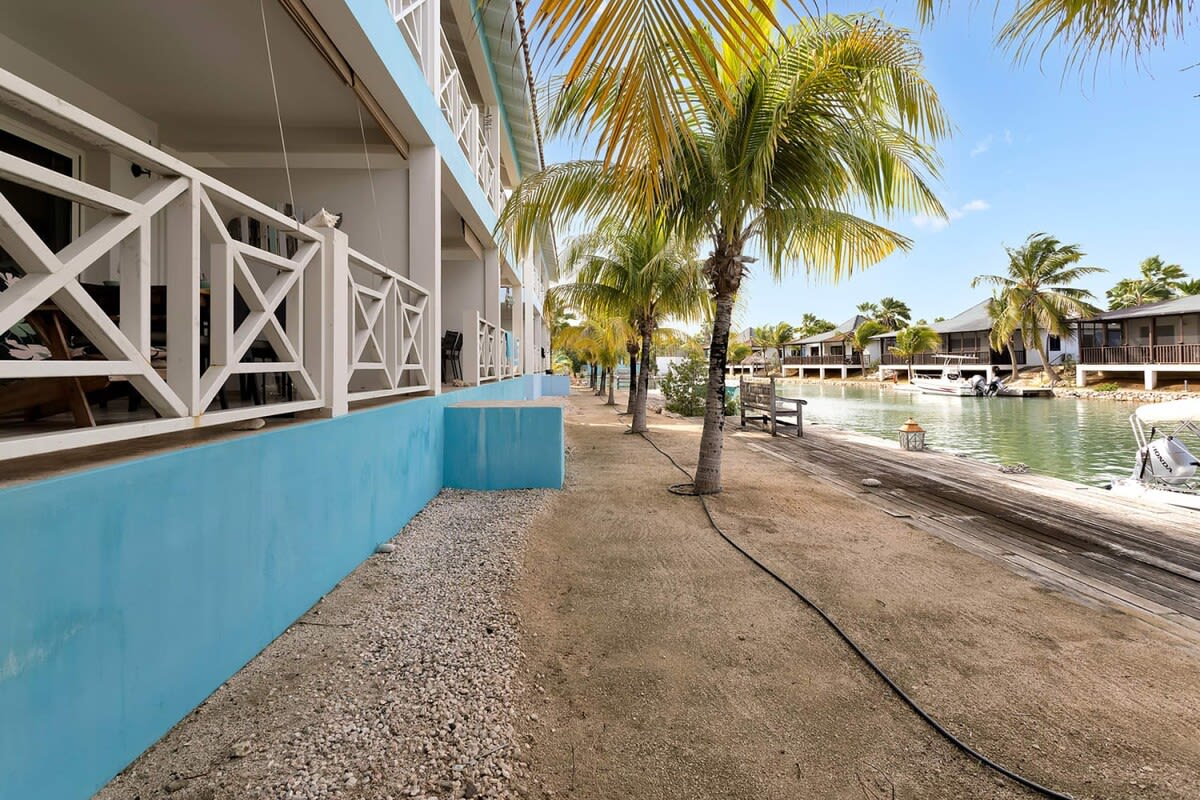 ocean breeze tortuga